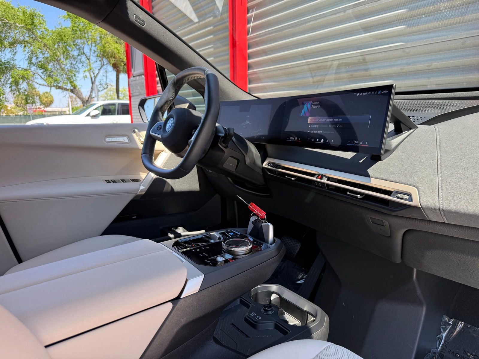 Used 2024 BMW iX xDrive50 w/ Premium Package image 17