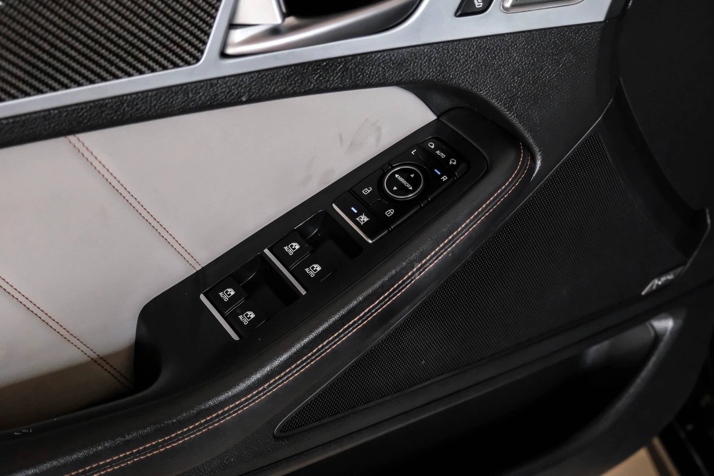 Used 2019 Genesis G80 3.3T Sport RWD image 43