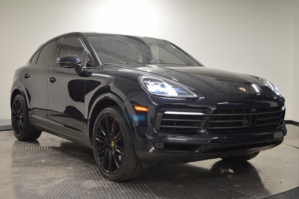 Certified 2023 Porsche Cayenne Platinum Edition image 9