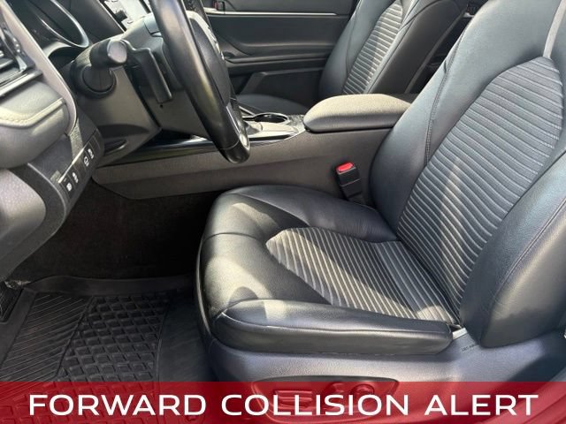 Used 2020 Toyota Camry SE FWD image 11