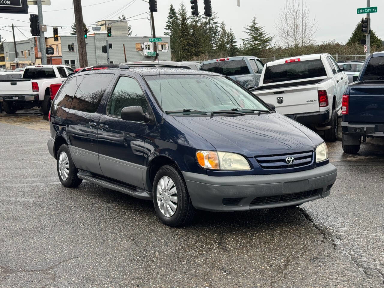 Used 2001 Toyota Sienna LE image 8