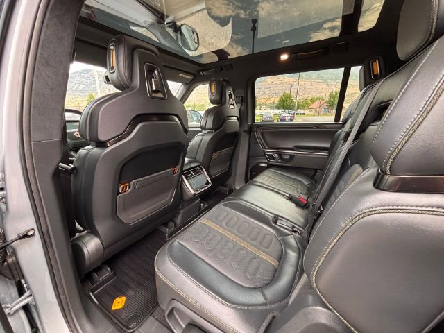 Used 2024 Rivian R1S Adventure image 36