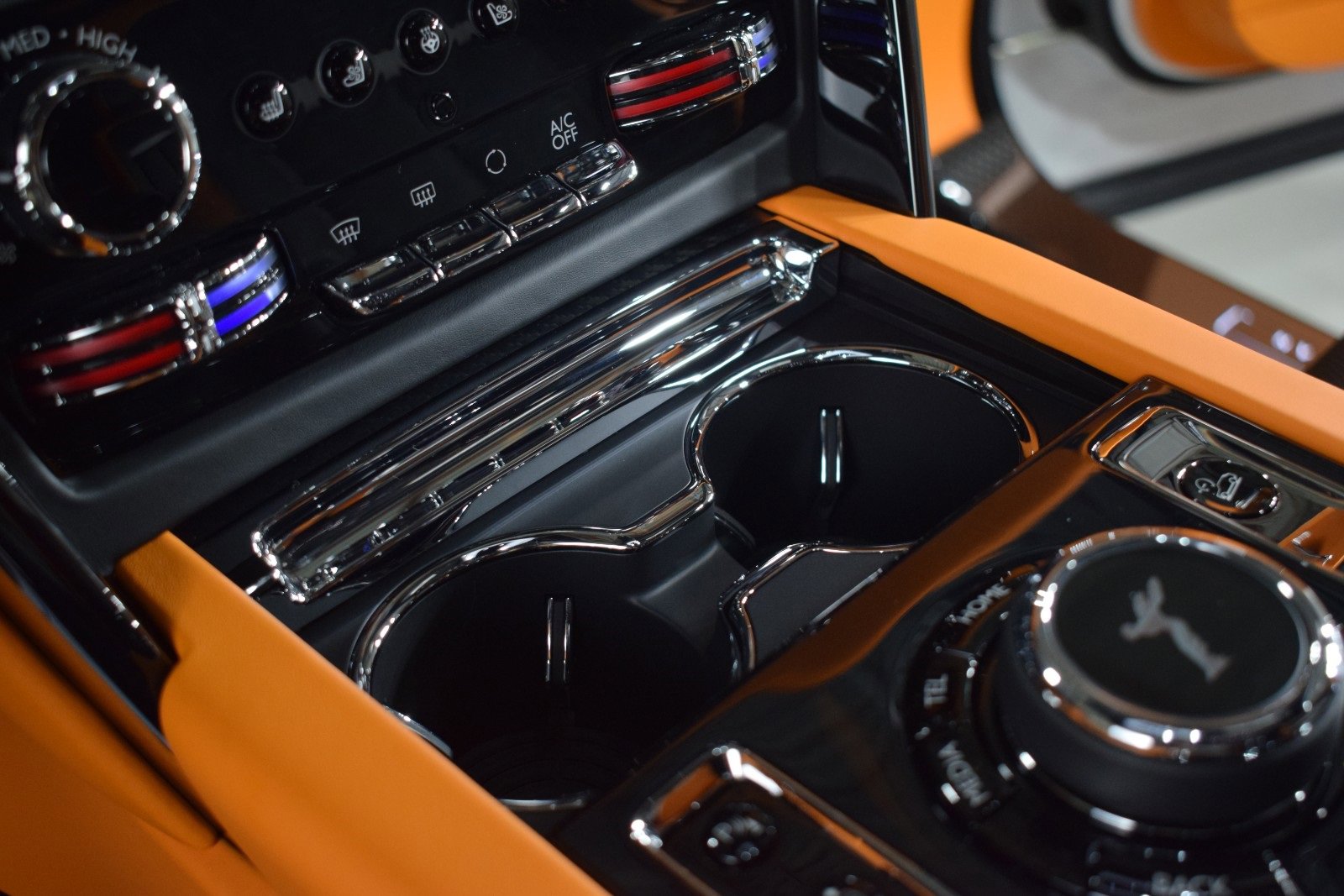 New 2026 Rolls-Royce Cullinan Black Badge image 34