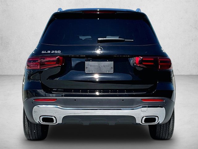 Used 2024 Mercedes-Benz GLB 250 image 4