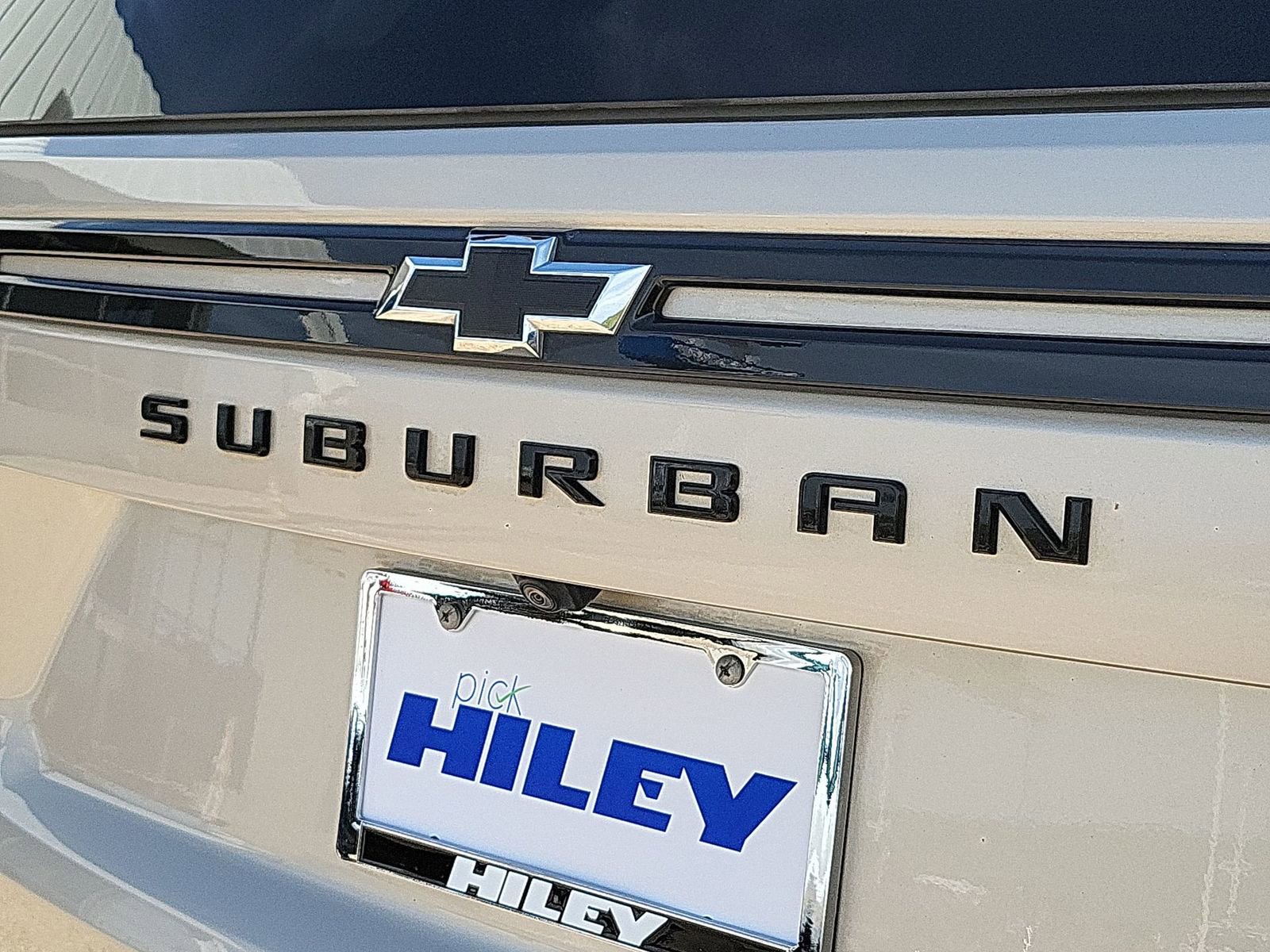 Used 2023 Chevrolet Suburban RST w/ Sport Performance Package AWD/4WD image 31