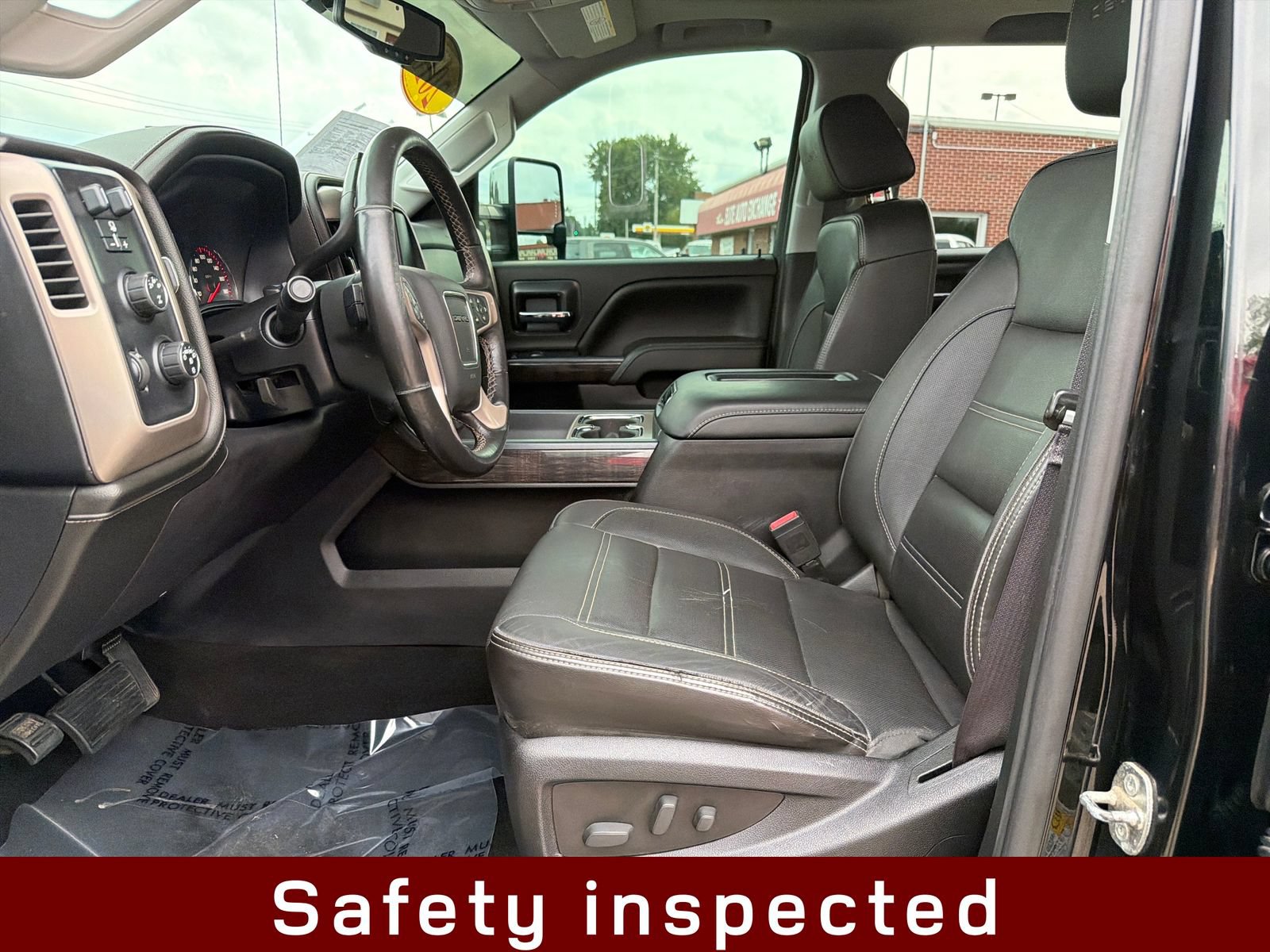 Used 2016 GMC Sierra 2500 Denali w/ Suspension Package, Off-Road AWD/4WD image 11