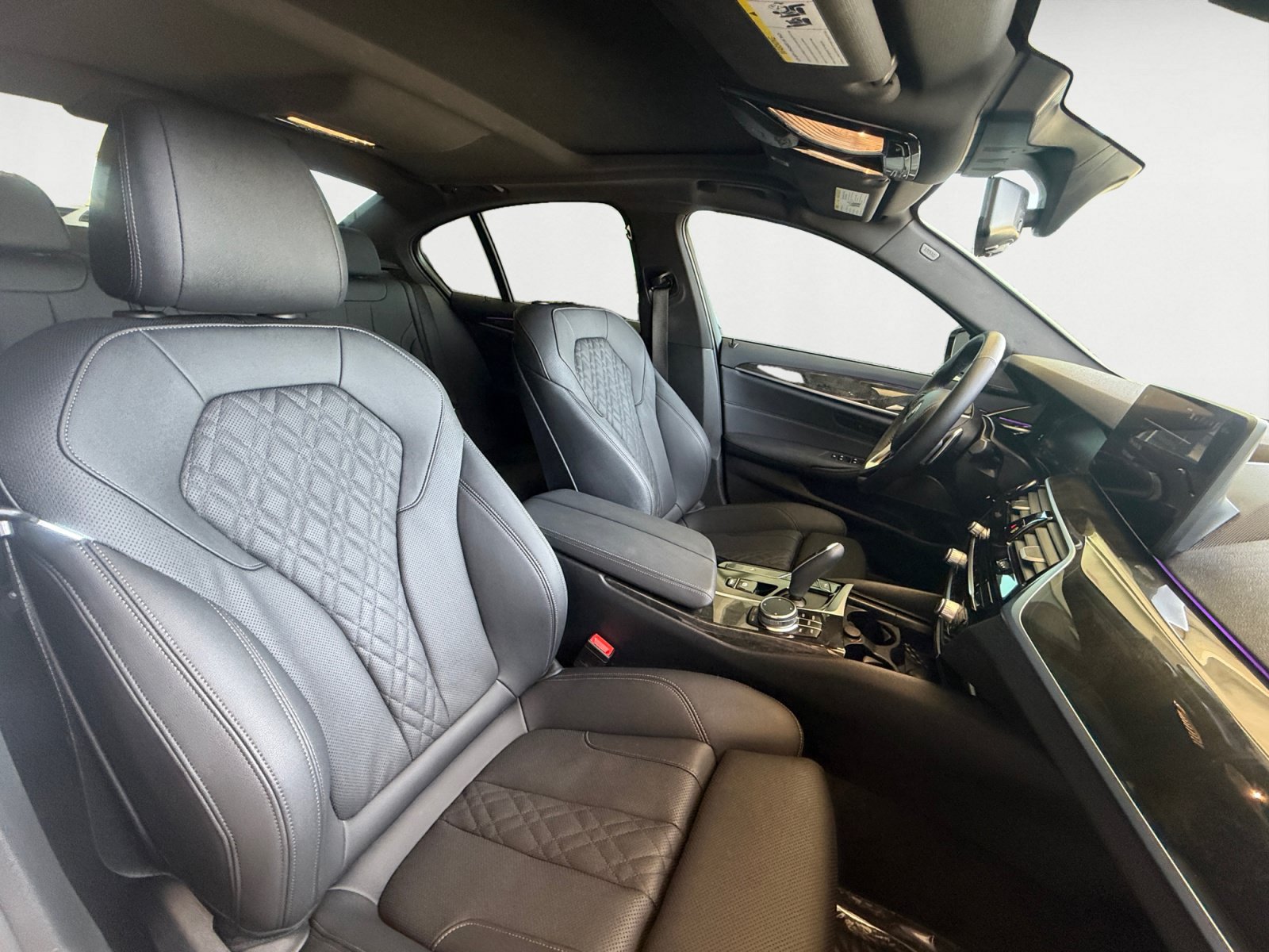 Used 2023 BMW 530i w/ Premium Package RWD image 15