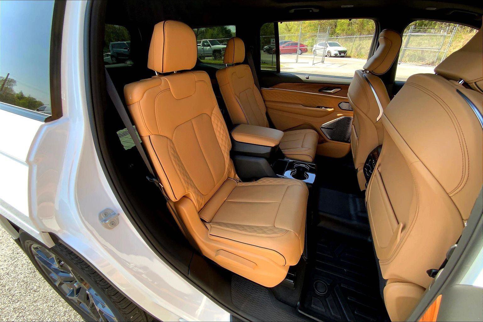 Used 2025 Jeep Grand Cherokee L Summit AWD/4WD image 26