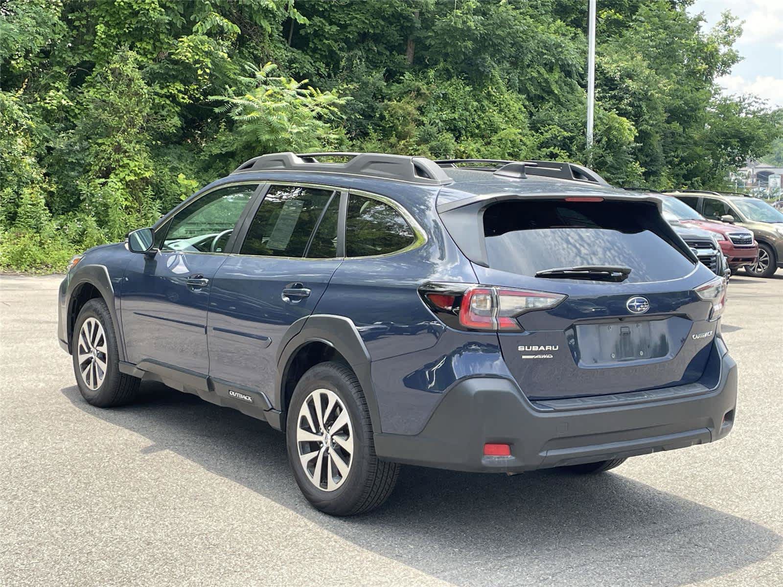 Certified 2025 Subaru Outback Premium AWD/4WD image 3
