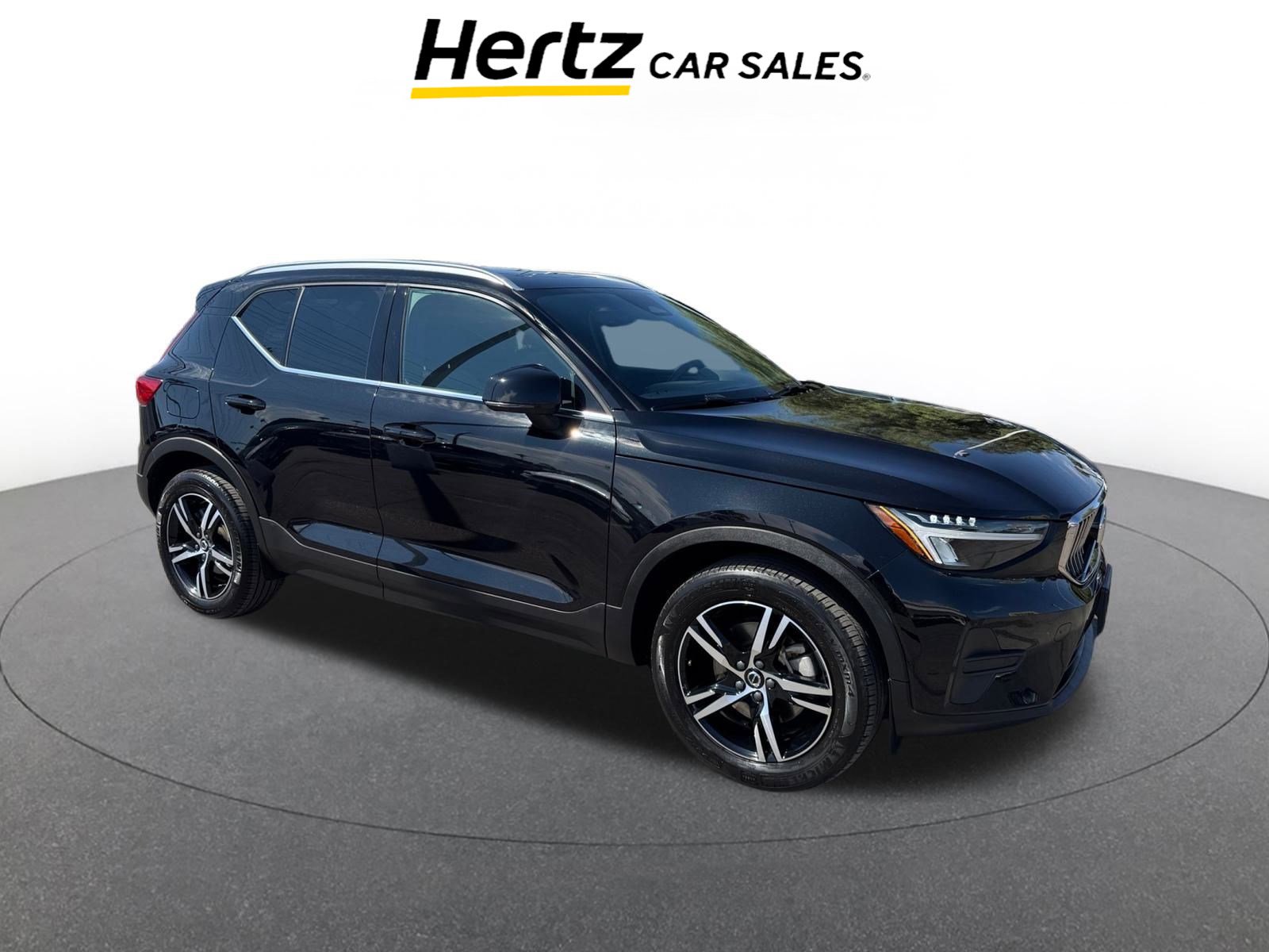 Used 2024 Volvo XC40 B5 Core image 1