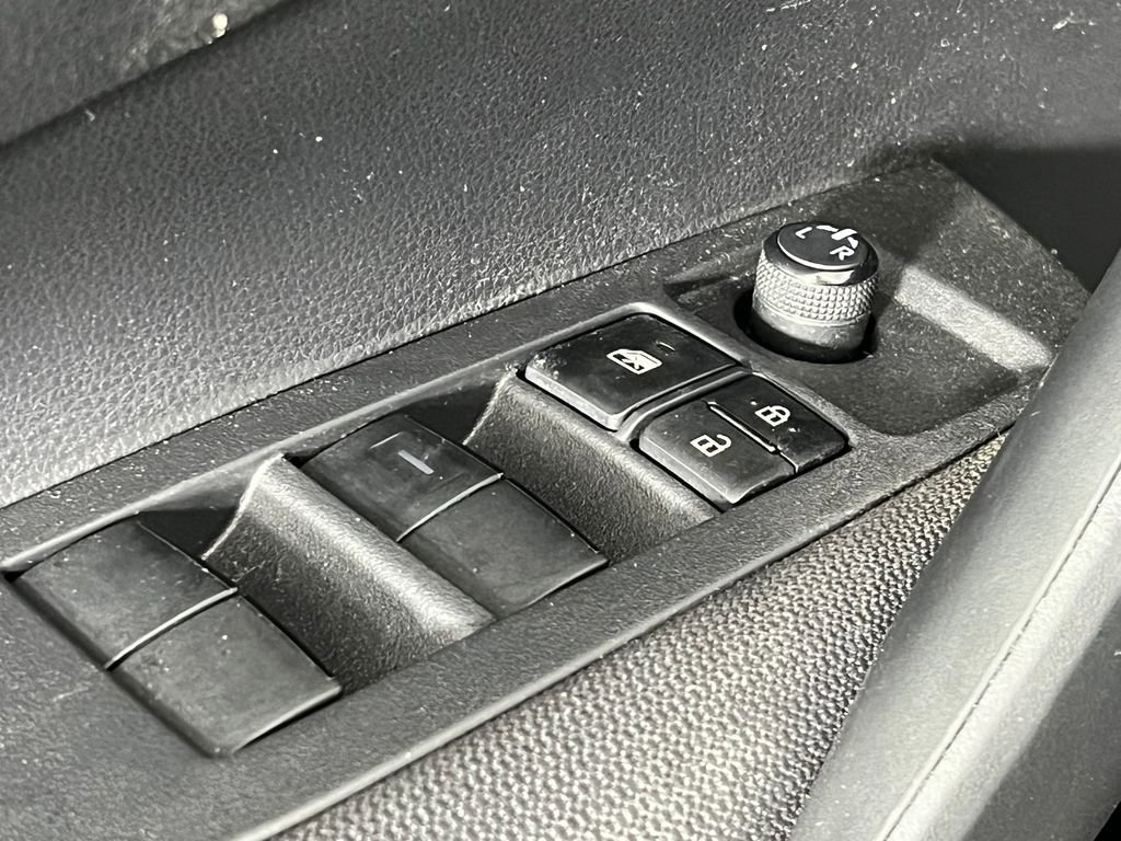 Used 2021 Toyota Corolla LE image 19