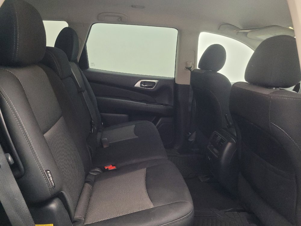 Used 2020 Nissan Pathfinder S FWD image 19