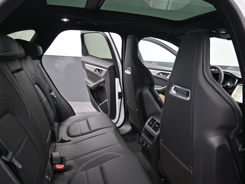 New 2026 Jaguar F-PACE R-Dynamic S image 14