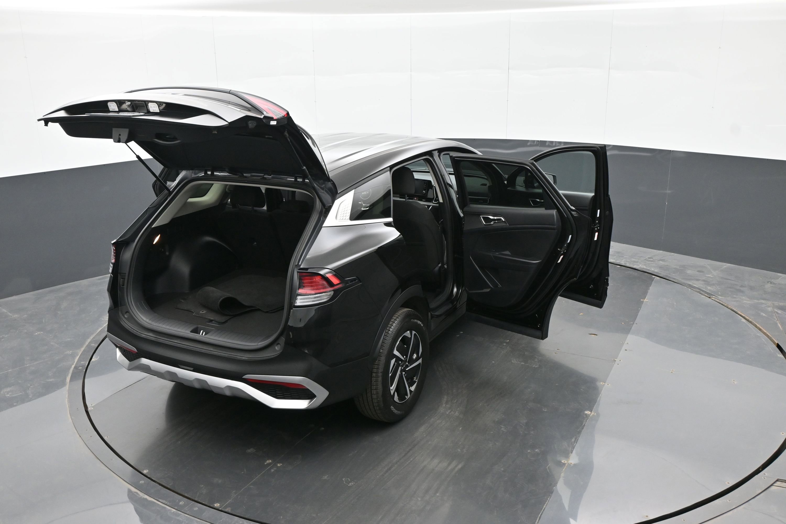 Used 2025 Kia Sportage LX image 39