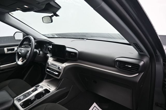 Used 2023 Ford Explorer XLT AWD/4WD image 11