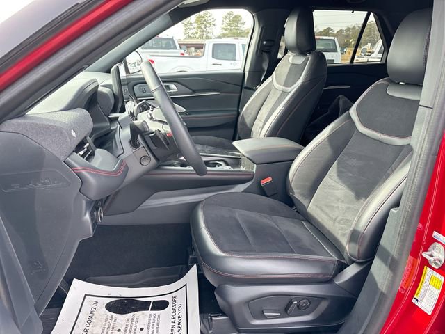 Certified 2025 Ford Explorer ST image 17