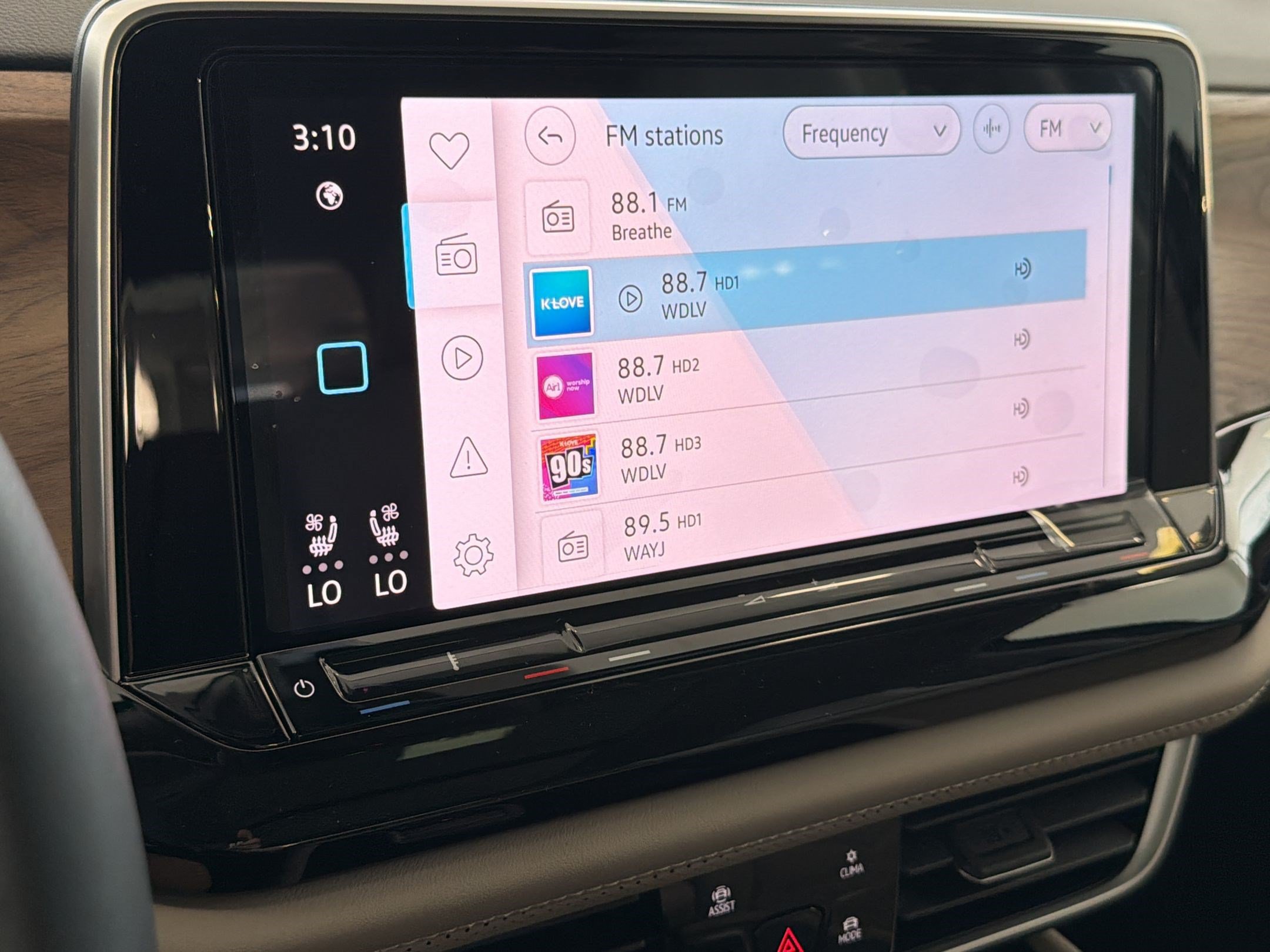 New 2026 Volkswagen Atlas SE FWD image 24