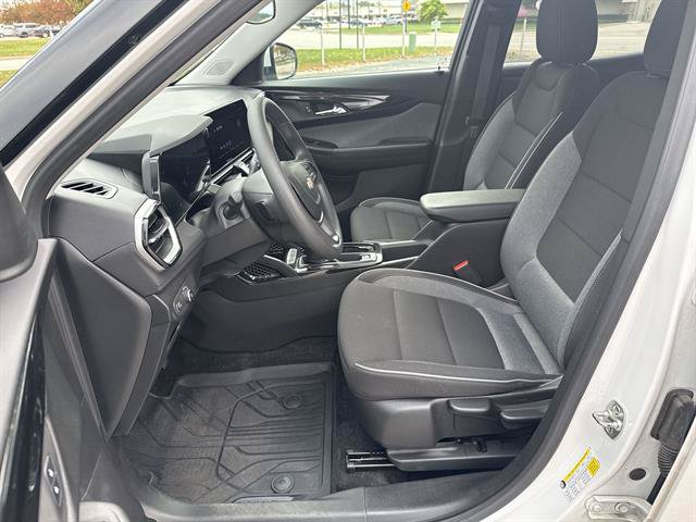 Certified 2024 Chevrolet TrailBlazer LT w/ Driver Confidence Package FWD image 13