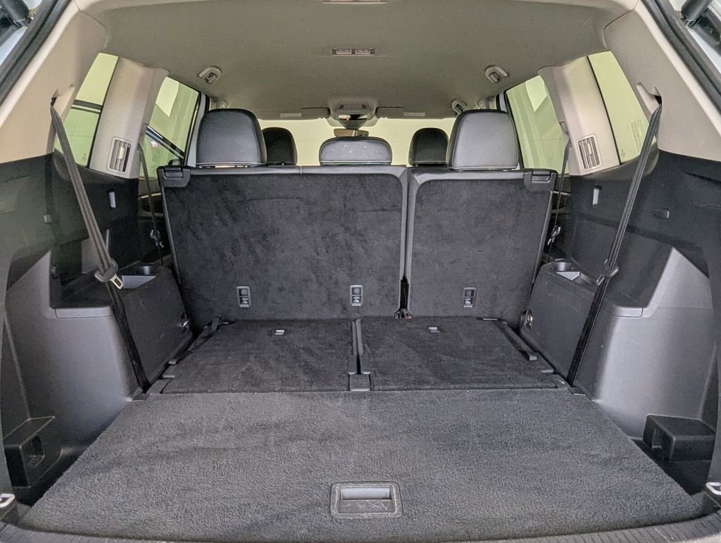 Used 2025 Volkswagen Atlas SE image 26