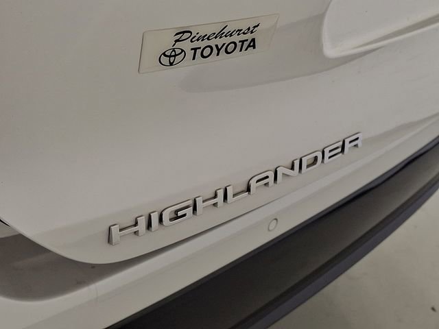 Used 2023 Toyota Highlander Limited FWD image 37