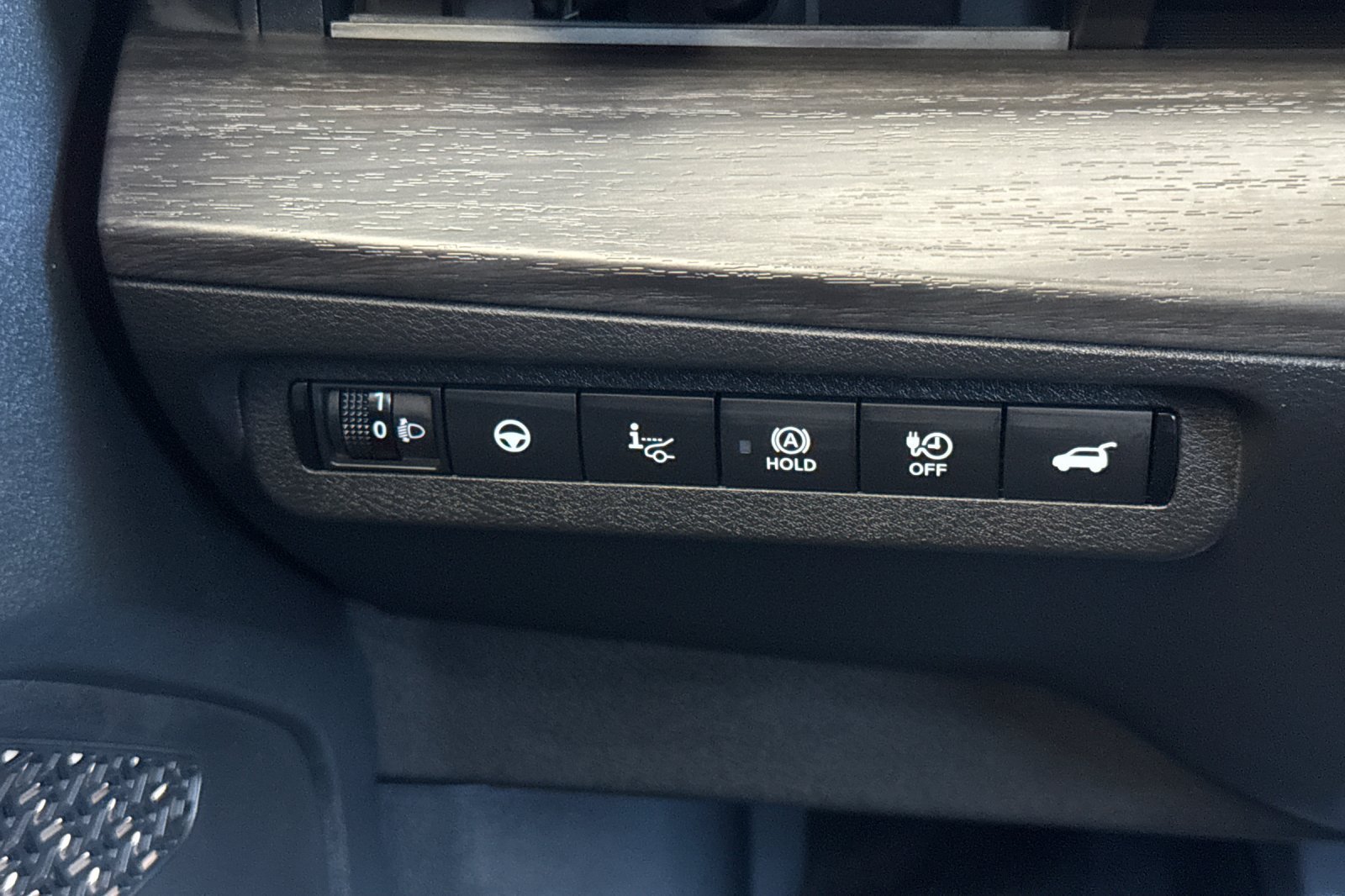 Certified 2024 Nissan Ariya AWD image 42