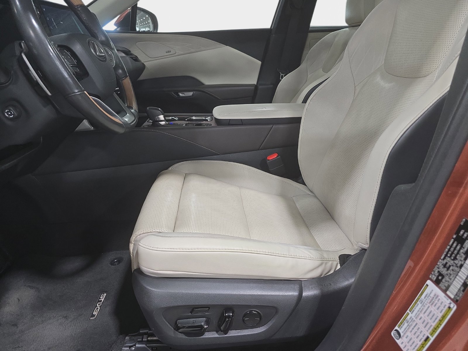Used 2024 Lexus RX 350 FWD w/ Convenience Package image 23
