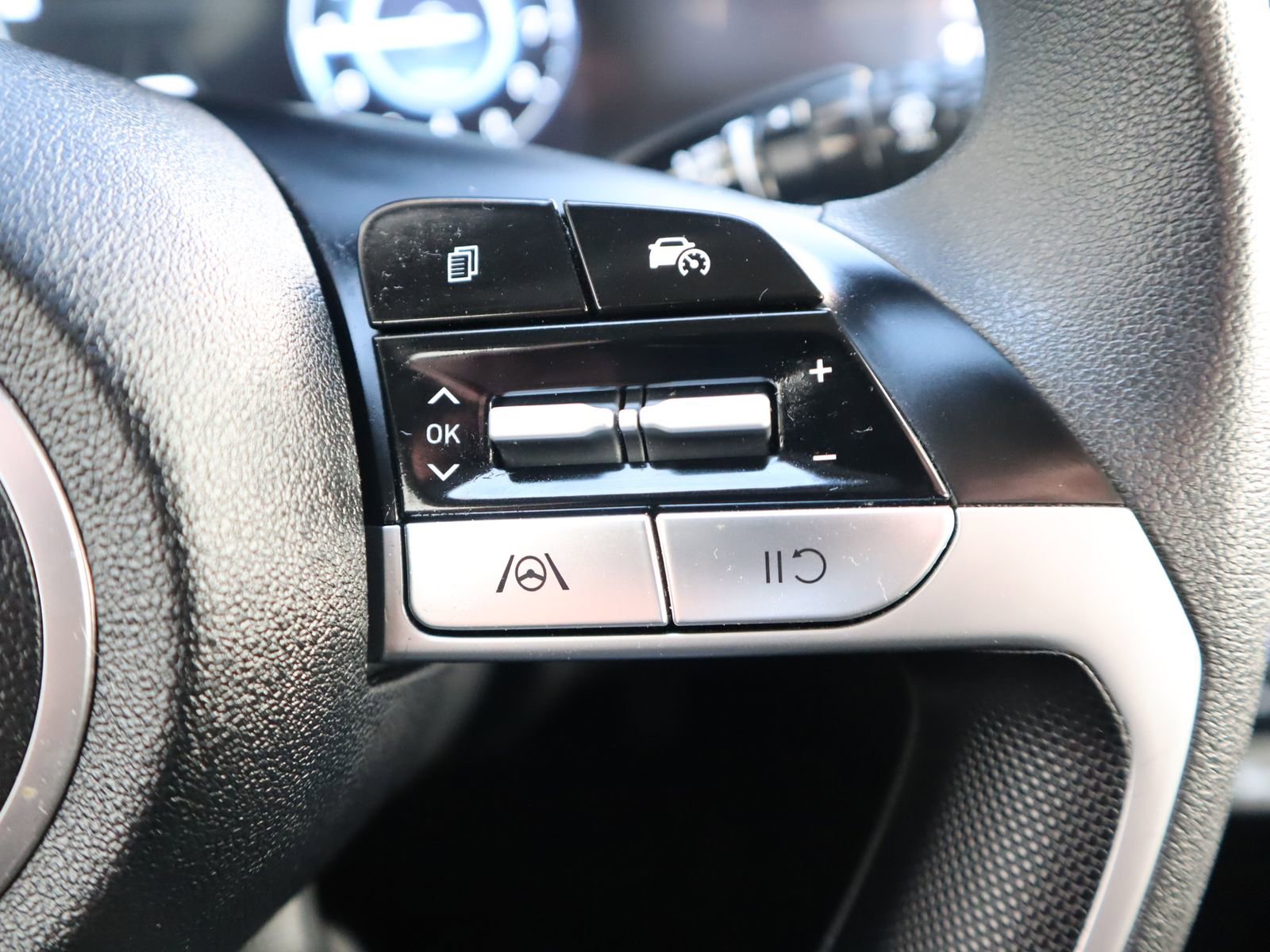 Used 2024 Hyundai Elantra SEL FWD image 31