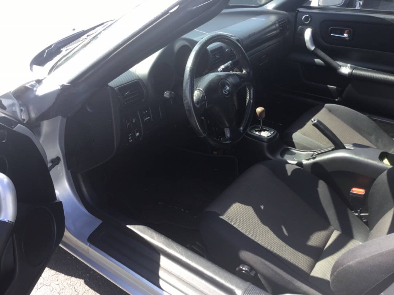 Used 2004 Toyota MR2 RWD image 7