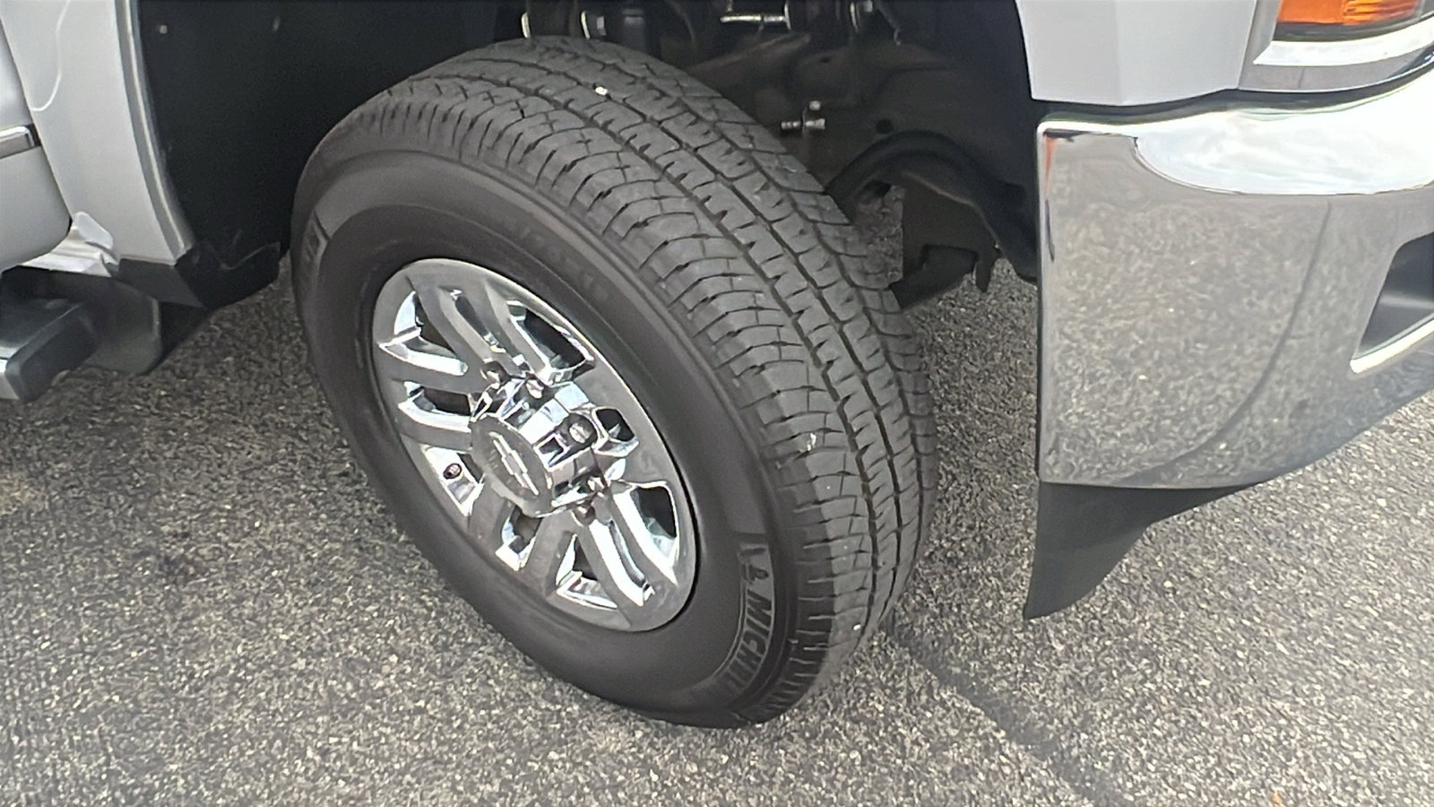 Used 2018 Chevrolet Silverado 2500 LTZ w/ LTZ Plus Package image 11