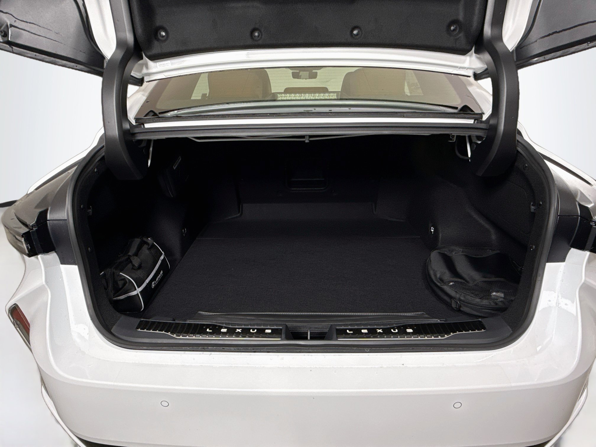 New 2026 Lexus ES 350e FWD image 25