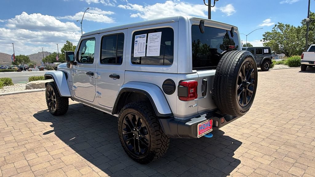 Used 2024 Jeep Wrangler Unlimited Sahara AWD/4WD image 5