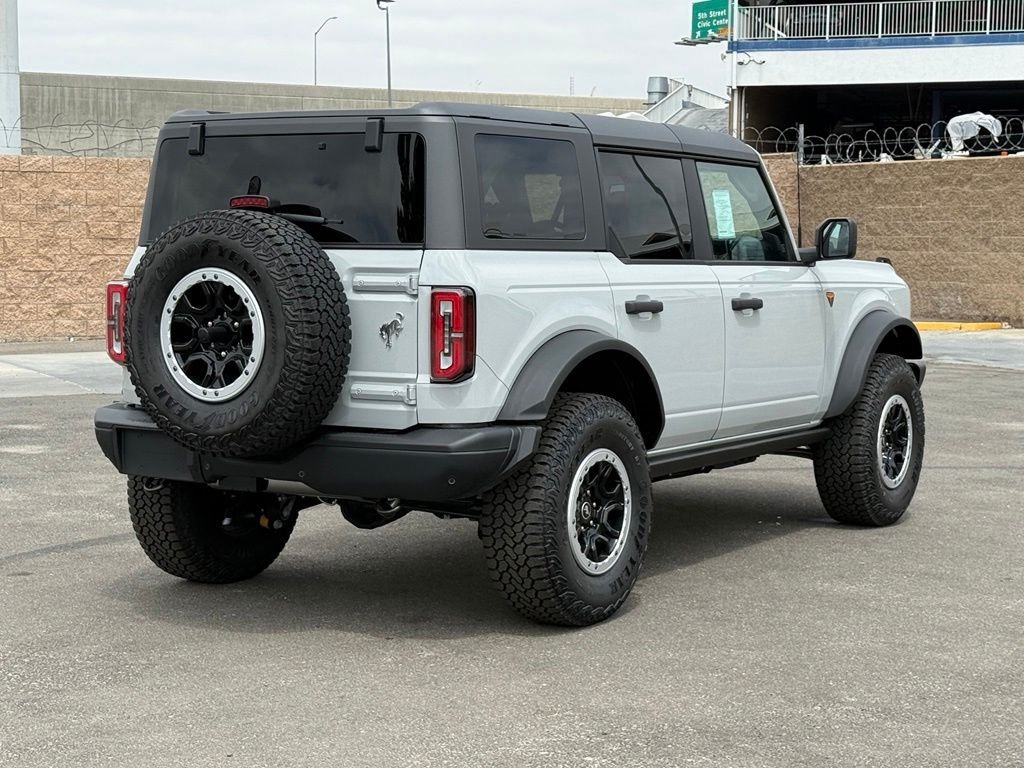 New 2026 Ford Bronco Badlands AWD/4WD image 3