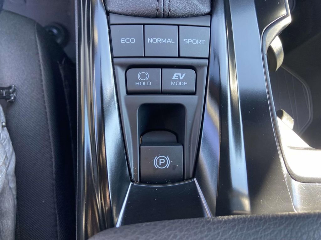 Used 2025 Toyota Camry LE image 25