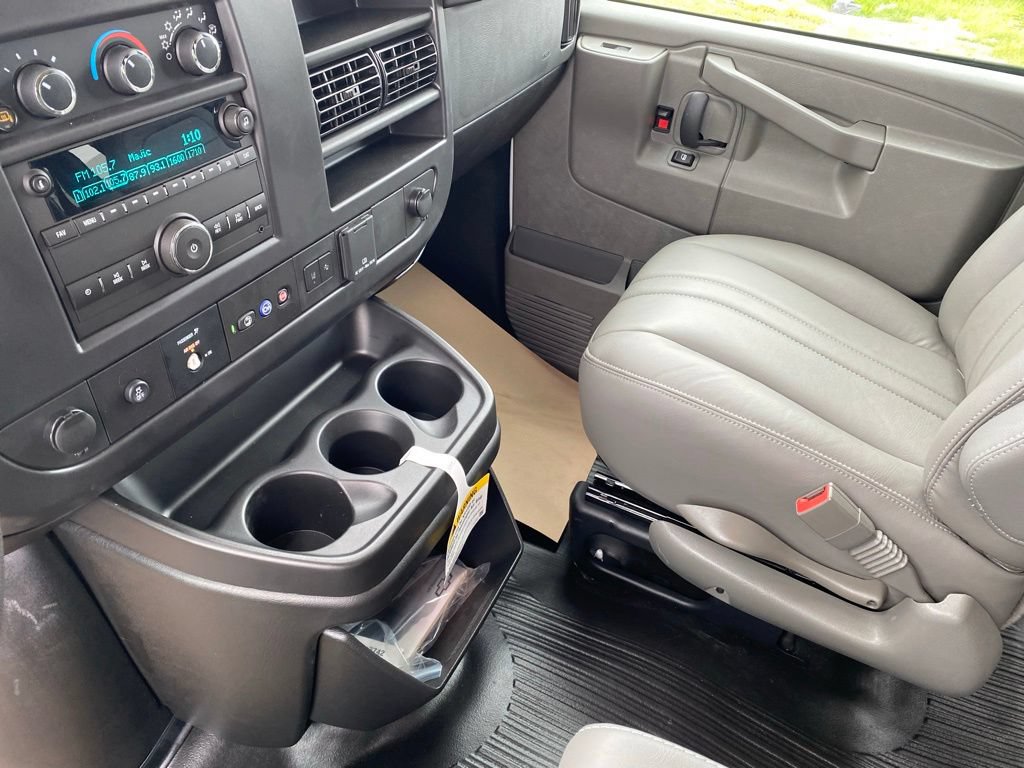 New 2025 Chevrolet Express 3500 LS w/ Chrome Appearance Package RWD image 15