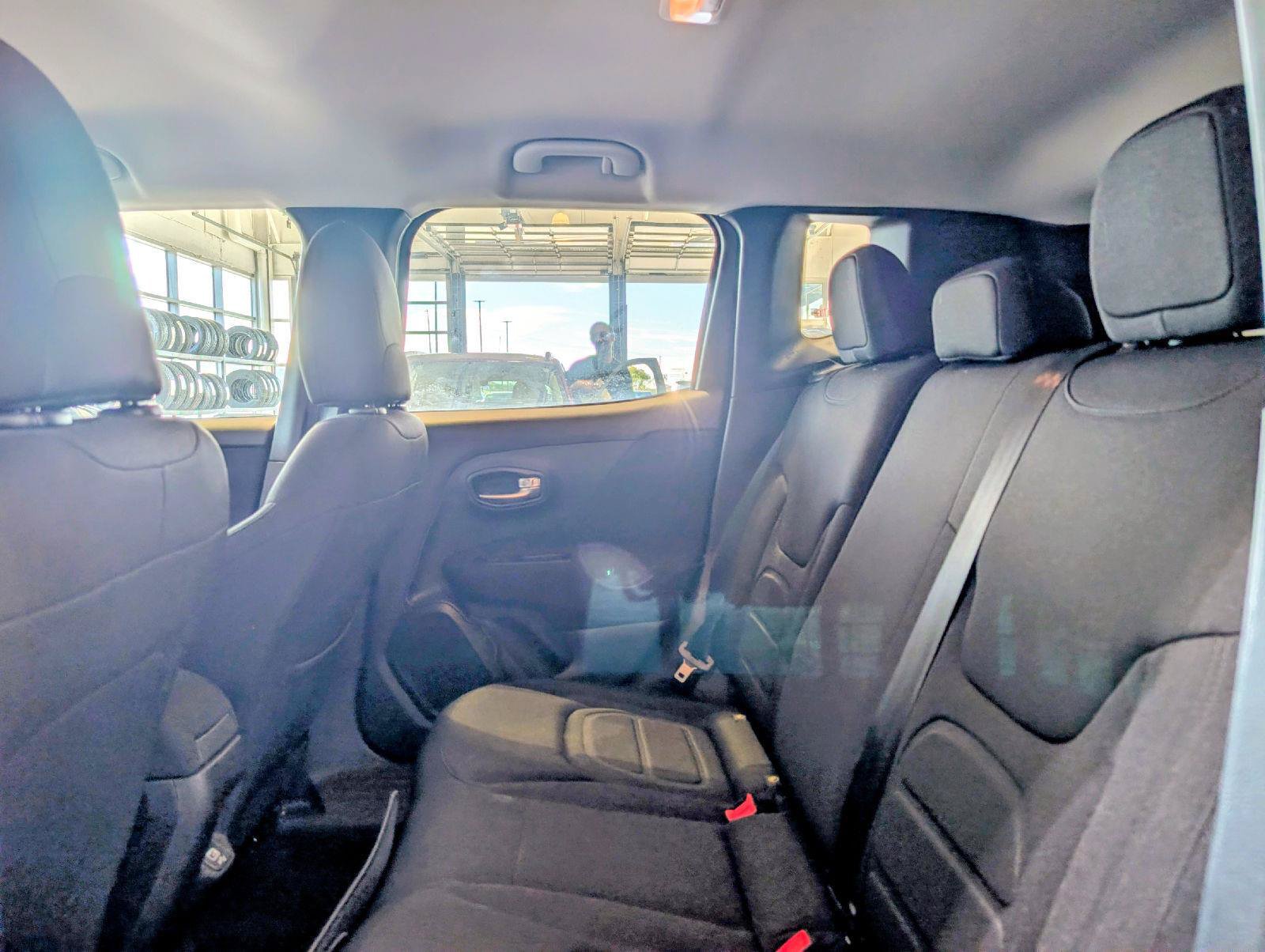 Used 2021 Jeep Renegade Latitude AWD/4WD image 19