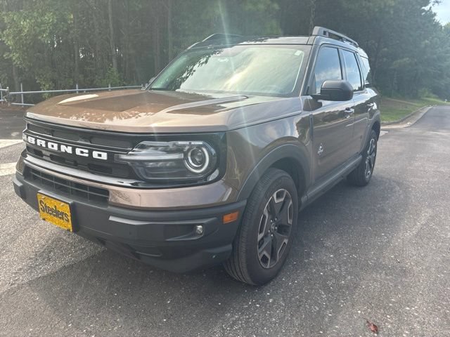 Used 2022 Ford Bronco Sport Outer Banks w/ Tech Package AWD/4WD image 2