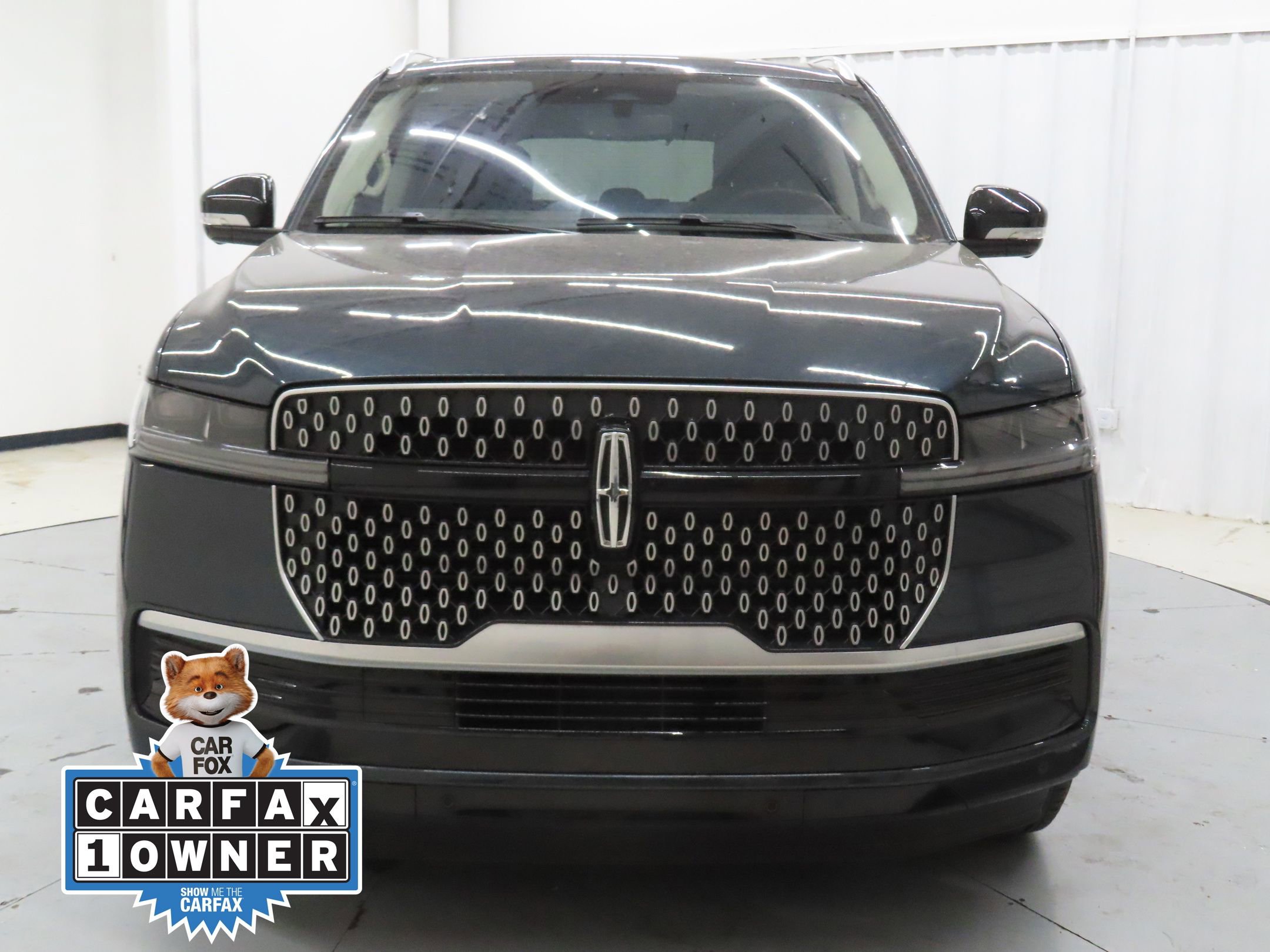 Used 2025 Lincoln Navigator Reserve image 8
