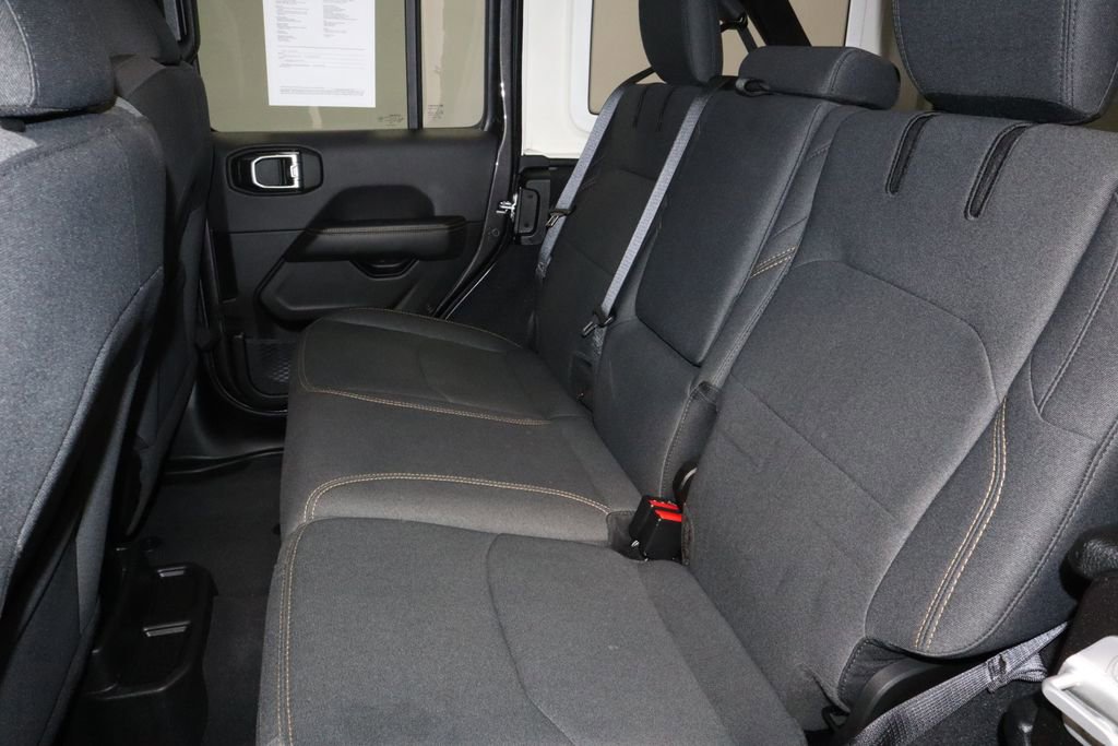 Used 2025 Jeep Wrangler Unlimited Sahara image 20