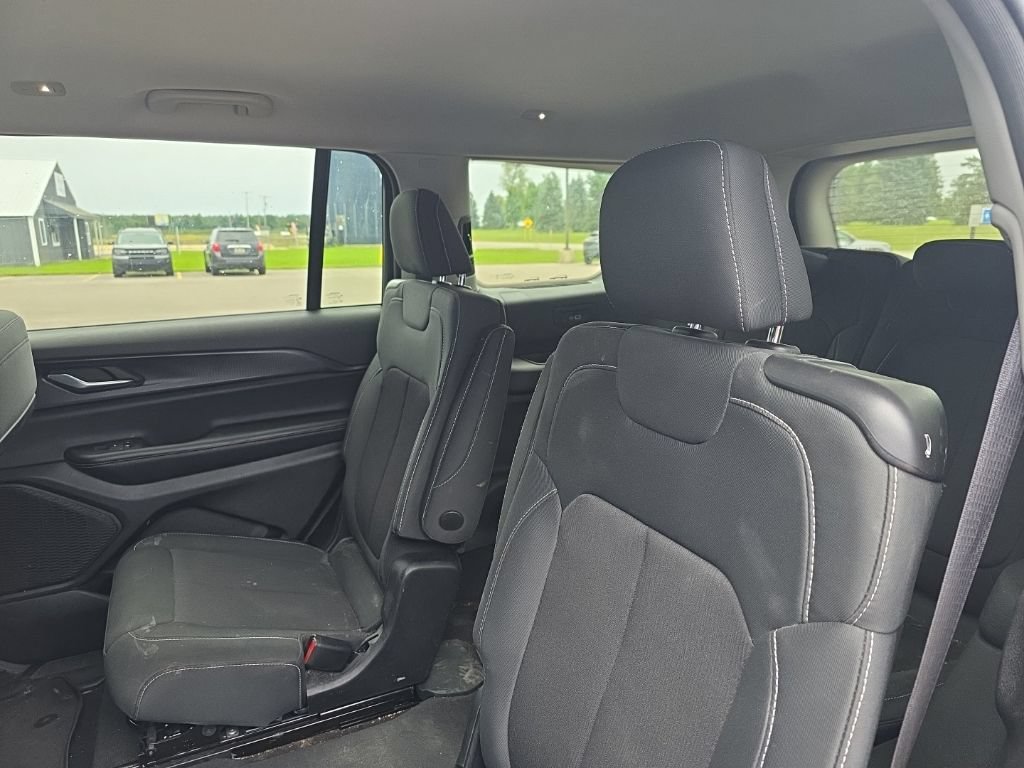 Used 2023 Jeep Grand Cherokee L Laredo w/ Luxury Tech Group I AWD/4WD image 13