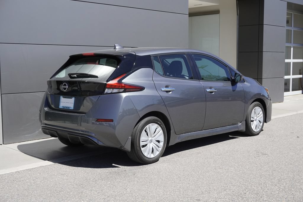 Used 2025 Nissan Leaf S FWD image 4