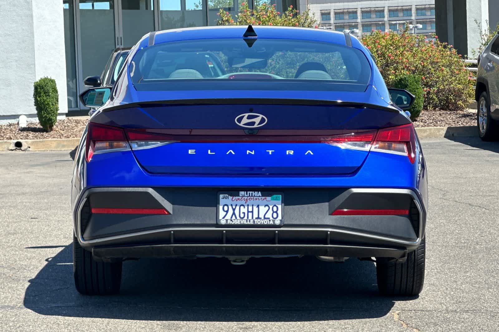 Used 2025 Hyundai Elantra Sport FWD image 8