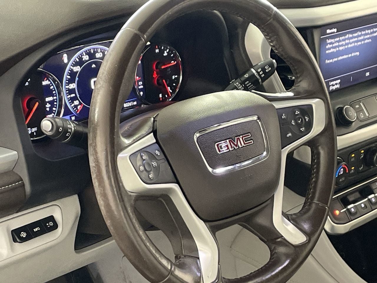Used 2020 GMC Acadia SLT w/ Driver Alert Package II FWD image 13