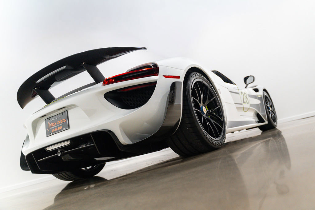 Used 2015 Porsche 918 Spyder image 9