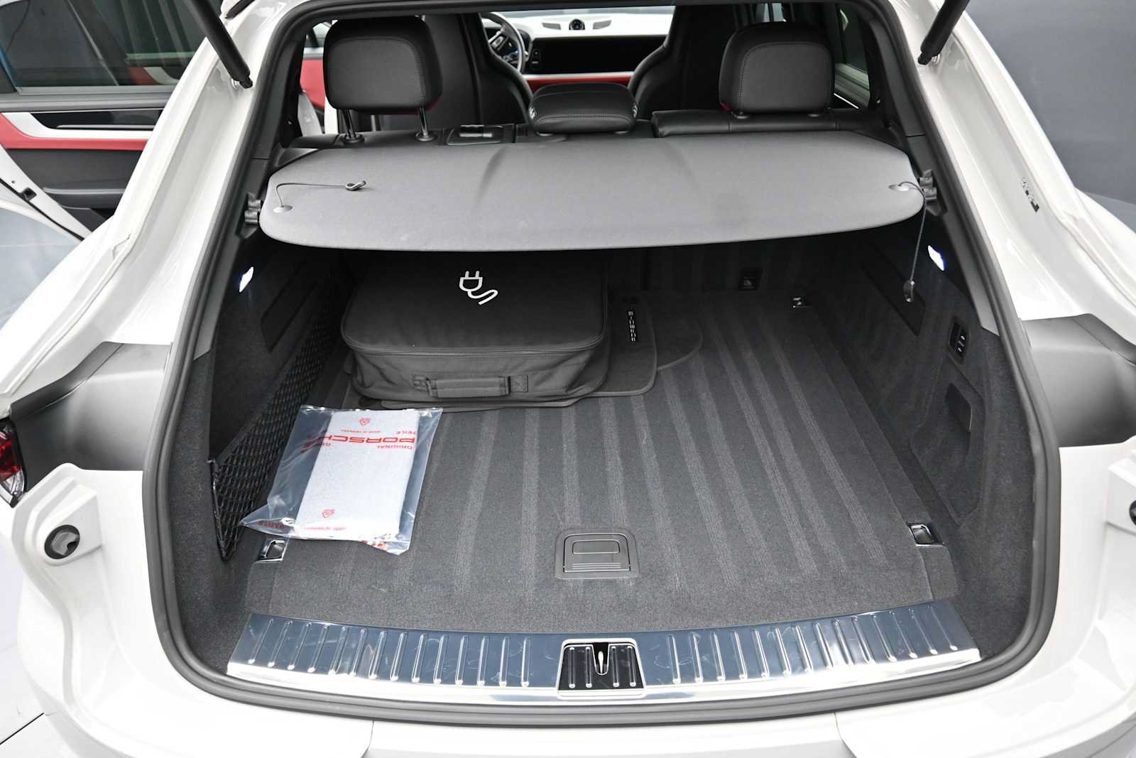 Certified 2025 Porsche Cayenne S AWD/4WD image 21