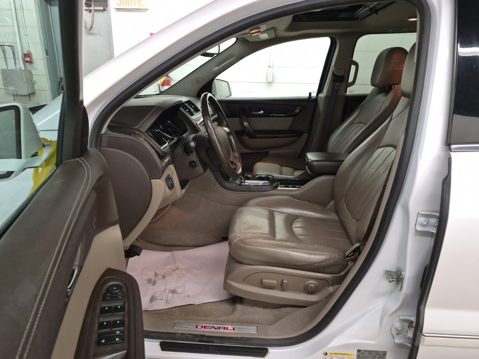 Used 2016 GMC Acadia Denali AWD/4WD image 9