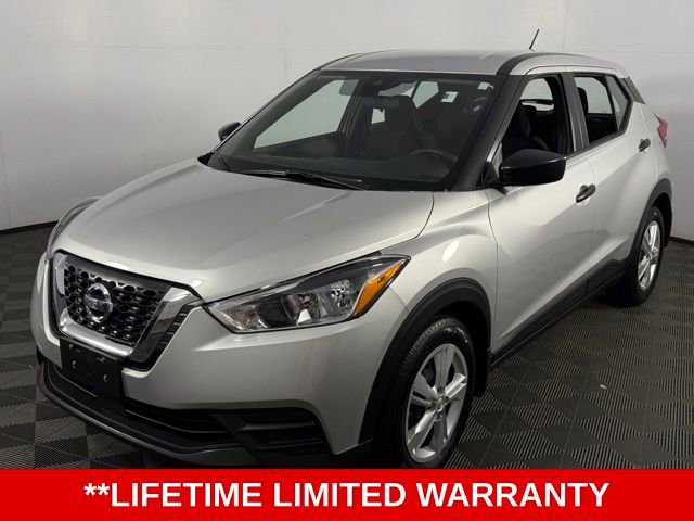 Used 2020 Nissan Kicks S image 3