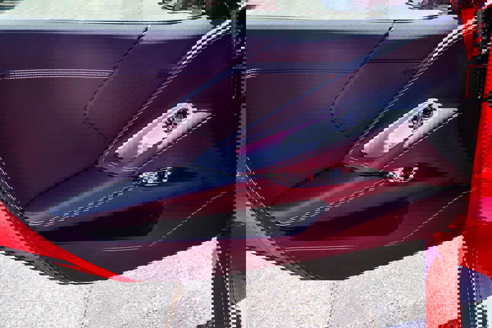 Used 2023 Chevrolet Corvette Stingray Coupe w/ Z51 Performance Package RWD image 19