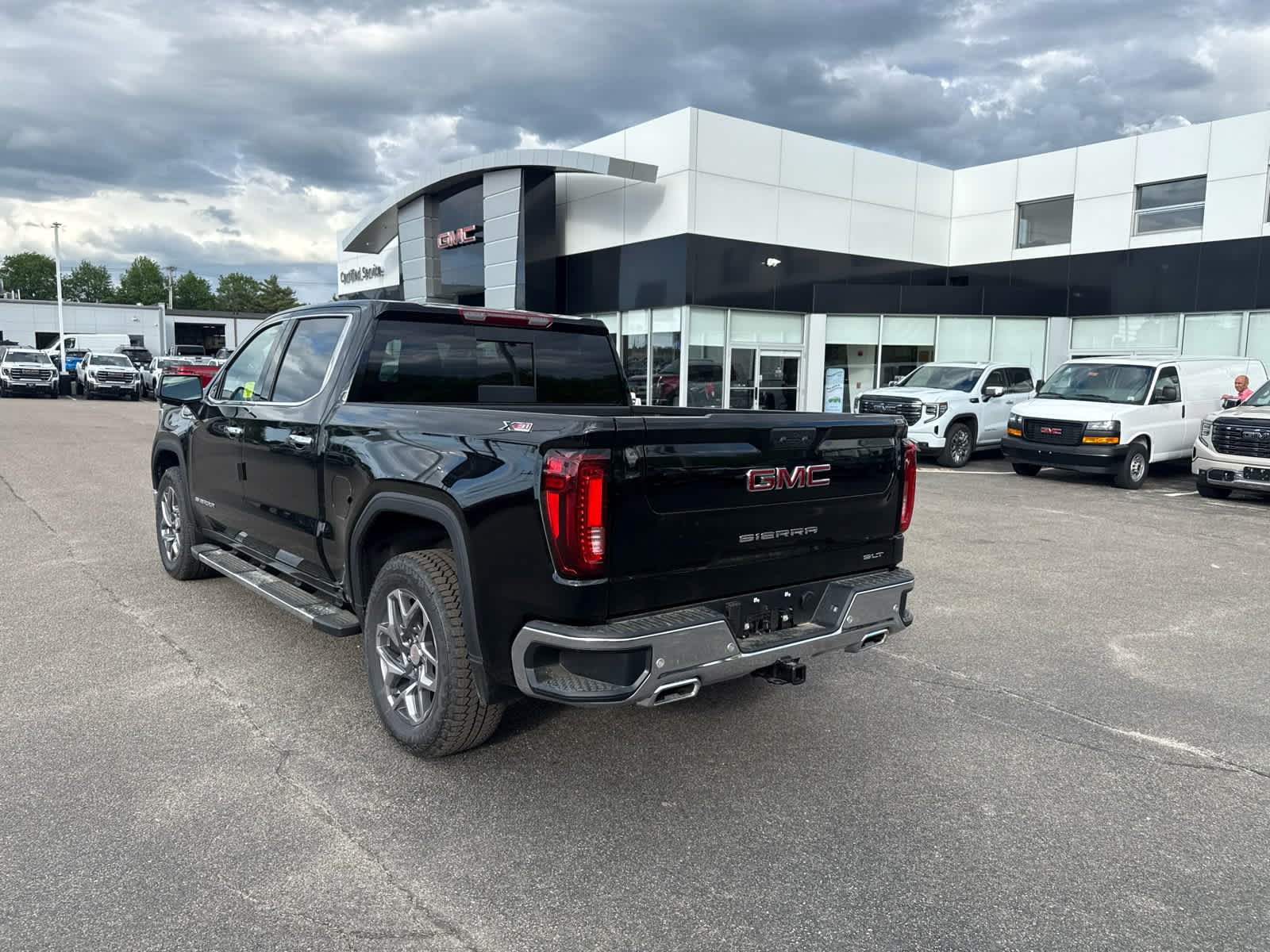 New 2026 GMC Sierra 1500 SLT w/ SLT Premium Plus Package AWD/4WD image 3