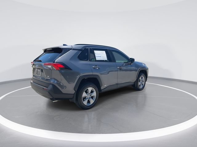 Used 2024 Toyota RAV4 LE AWD/4WD image 8