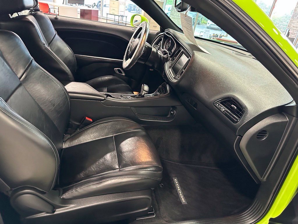 Used 2015 Dodge Challenger R/T Plus RWD image 19